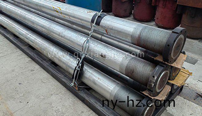 9月(yue)25日髮貨(huo)5檯立(li)柱(zhu)式實(shi)心(xin)胎硫化機