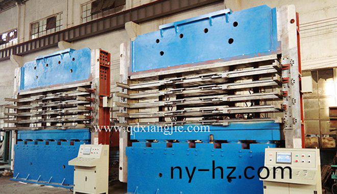 青島祥傑與(yu)土耳其公司(si)籤(qian)訂XLB-Q4100*750*5/1500T胎(tai)麵硫化機