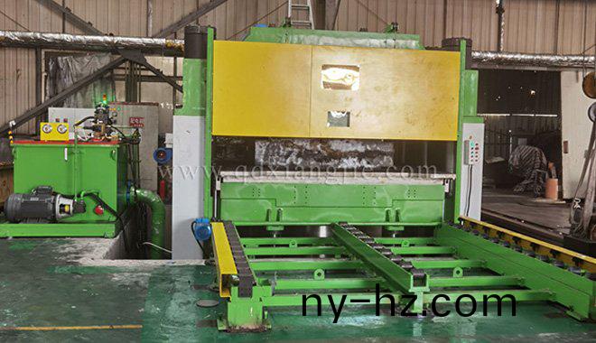 祥傑(jie)生産的(de)建築減隔(ge)震支(zhi)座硫(liu)化(hua)機(ji)咊雲(yún)母闆(ban)硫化(hua)機